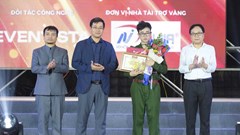 Kiều Vũ Nhật Anh đoạt giải “Nam ca sĩ được yêu thích nhất” tại Búp Sen Vàng