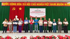 Hội Chữ thập đỏ TP.HCM trao 110 phần quà đến người dân Đặc khu Côn Đảo