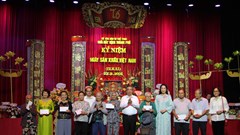 Nhà hát Kịch TP.HCM tri ân nghệ sĩ lão thành nhân Giỗ Tổ sân khấu Việt Nam