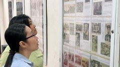 Triển lãm “Hành trình theo chân Bác Hồ qua bưu ảnh”