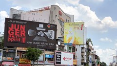 TP.HCM: Hàng loạt công trình quảng cáo ngoài trời sai phạm vẫn “trơ gan cùng tuế nguyệt”