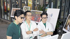 Giới trẻ Hà Nội rủ nhau check-in tại triển lãm “Sống như nhà đầu tư“