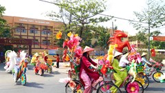 Độc đáo dàn xe đạp hoa làm từ vật liệu tái chế