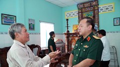Chính ủy Bộ Tư lệnh TP.HCM trực tiếp đến tận nhà dân để xác minh thân nhân liệt sĩ