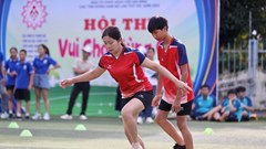 Sôi nổi phần thi thể thao “Vui chơi cùng con”