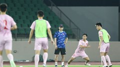 Thầy trò HLV Kim Sang-sik “rèn quân” dưới thời tiết nóng bức tại Iraq