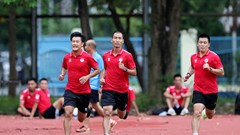 Các trọng tài và trợ lý trọng tài hoàn thành bài kiểm tra thể lực trước mùa giải mới