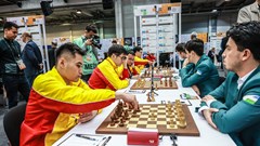 Thắng nhà đương kim vô địch, tuyển cờ vua Việt Nam bay cao trên bảng xếp hạng