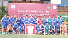 Trận đấu thiện nguyện quyên góp 125 triệu đồng ủng hộ đồng bào vùng bão, lũ