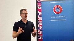 Chuyên gia UEFA đánh giá cao tiềm năng của bóng đá nữ Việt Nam