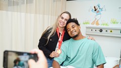 Tiền đạo Nguyễn Xuân Son báo tin vui với người hâm mộ