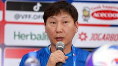 HLV Kim Sang-sik đánh giá cao đội tuyển Lào