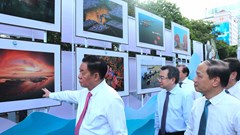 Khai mạc triển lãm Đại thắng mùa Xuân 1975