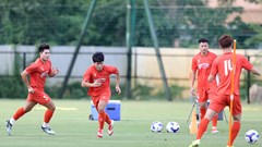 Đội tuyển Việt Nam đủ quân số tập luyện trước trận đấu với Malaysia