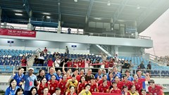 HLV Mai Đức Chung: “Toàn đội đã chiến đấu bằng tinh thần phụ nữ Việt Nam quật khởi“