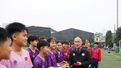 Lãnh đạo VFF chúc Tết các đội dự tuyển nữ trẻ 