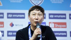 HLV Kim Sang-sik chưa hài lòng dù tuyển Việt Nam thắng Malaysia 2-0
