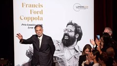 Từ hào quang đến góc khuất