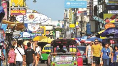  Cười nhiều hơn để hút khách