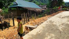 Thiếu sân chơi cho trẻ em vùng cao