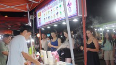 Để chợ đêm níu chân du khách