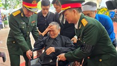   “Chúng tôi cảm phục sự cống hiến to lớn của bác Trọng với dân, với nước”