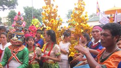  Lấy văn hóa truyền thống làm sản phẩm du lịch