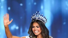  Hai nữ sĩ quan đăng quang hai cuộc thi Hoa hậu Mỹ