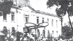 Những ngày Tháng Tám cờ bay