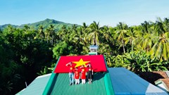  Tình yêu Tổ quốc từ mỗi mái nhà 