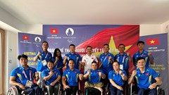 Lê Văn Công và Châu Hoàng Tuyết Loan sẽ cầm cờ cho Đoàn Việt Nam