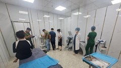  Thấy gì ở “thị trường” nhan sắc?