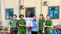  Nghệ sĩ, người nổi tiếng hướng về miền Bắc ruột thịt