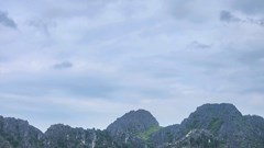 Vô số “hồ, ao”, gây nguy hiểm cho người và phương tiện