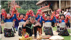  Đến với hội Chá Mùn người Thái