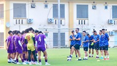  Cần một “cú hích”