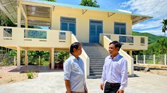 Tình làng nghĩa xóm ngày càng gắn kết thì không gì quý bằng