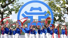 Trọng tâm là xây dựng con người Việt Nam thời kỳ mới...