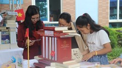 Phụ huynh đồng hành cùng con xây dựng thói quen đọc sách