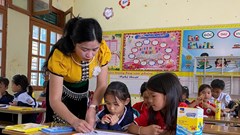 Tuyên dương giáo viên tiêu biểu trong chương trình “Chia sẻ cùng thầy cô” năm 2024