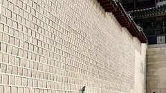 Yoga phản cảm bị công kích ở nhiều nơi