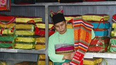 Phát triển kinh tế từ bản sắc văn hóa dân tộc