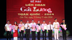 Tôn vinh nghệ thuật, tiếp lửa đam mê