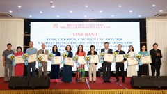 Cống hiến thầm lặng vì tương lai của các thế hệ học sinh