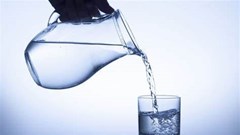 14 dấu hiệu bạn đang không uống đủ nước