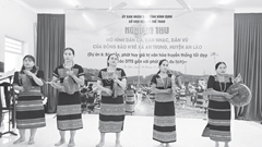 Người Hrê hút khách bằng điệu dân ca