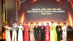  Tôn vinh và khích lệ “những bông hoa đẹp trong vườn hoa nghệ thuật”
