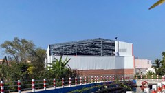 Bị xử phạt nhưng công trình nhà thể thao vẫn thi công