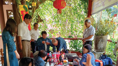 Nét xưa lần giở