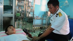 Bác sĩ Trường Sa, DK1 kể chuyện cứu ngư dân nơi “vùng biển bão tố”